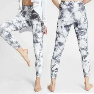 Athleta Tie-Dye Salutation 7/8 Leggings